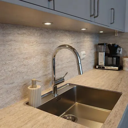 Apartment Hamn I - Private With Seaview Senja